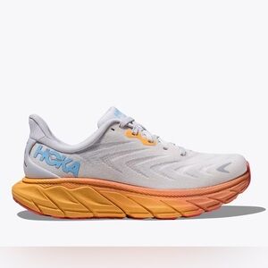 Hoka Arahi 6